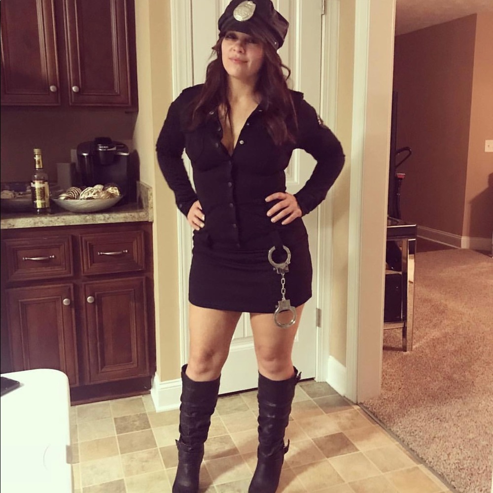 Halloween police costume